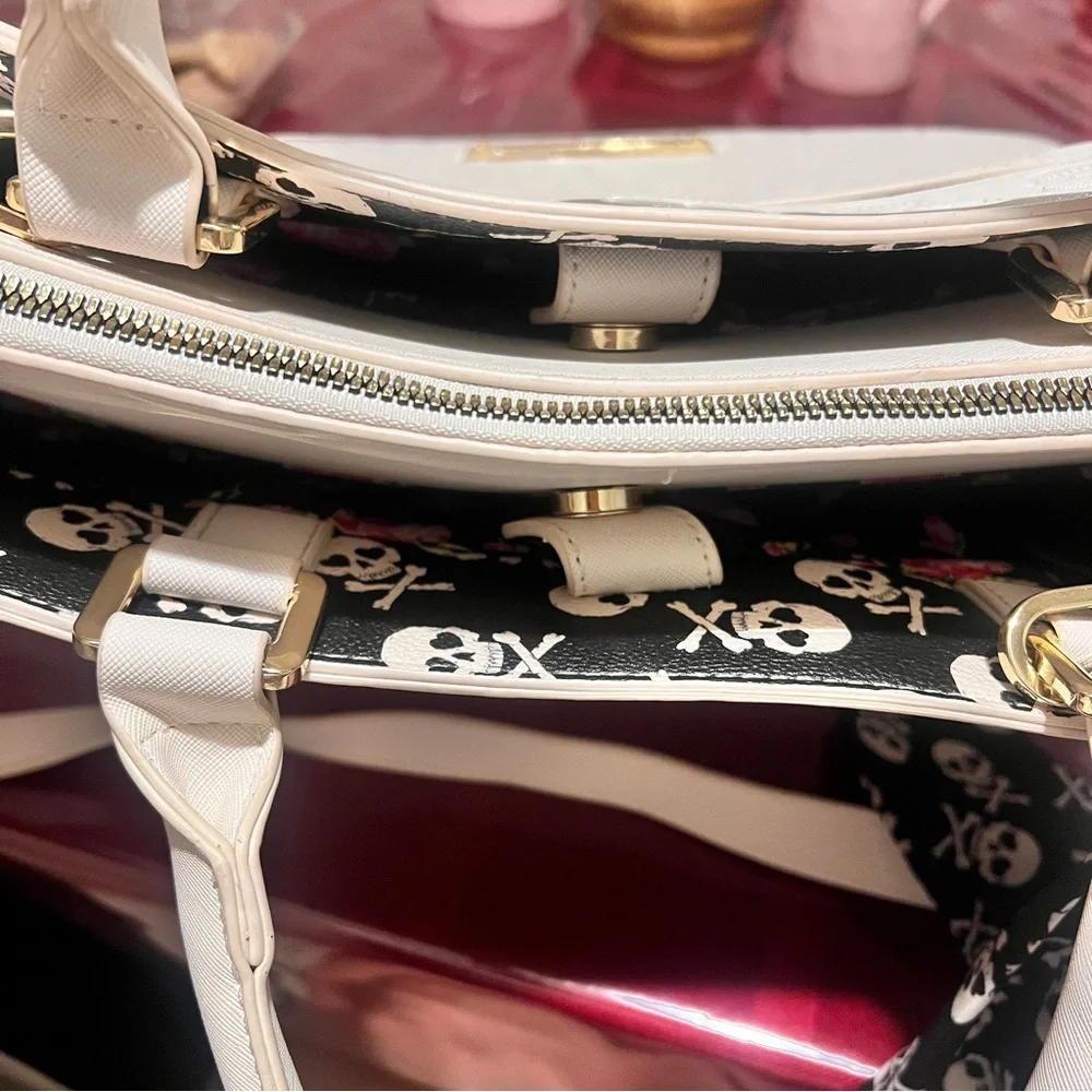White Skull Embossed Handbag - Picture 6 of 13